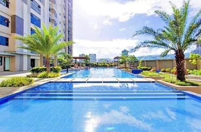 Horizon 101 A1 Shortwalk Robinson Mall Mango Square Bars Free Pool Cebu ภายนอก รูปภาพ